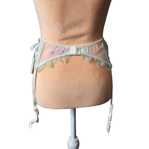 Victoria's Secret Very Sexy Bridal Garter Belt - Picture 3 of 6